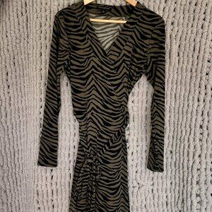 Banana Republic Olive Green & Black Zebra Print Long Sleeve Wrap Dress Medium